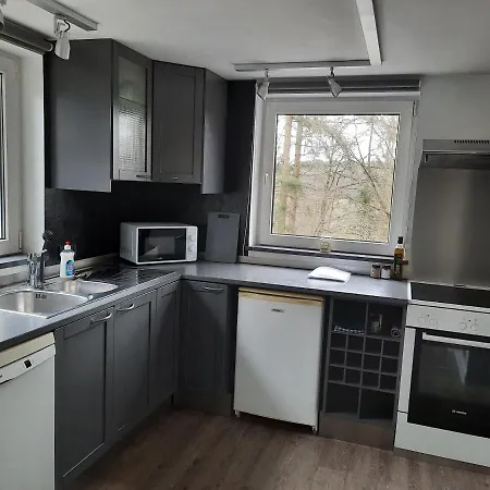 La Pinede - Charmante Maison De Village بيت للعطل *