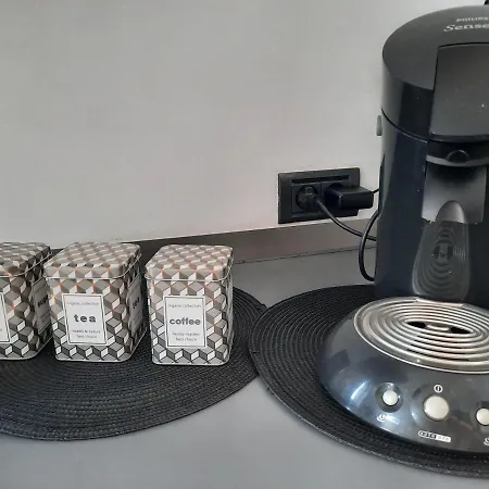 בית נופש La Pinede - Charmante Maison De Village הוטון