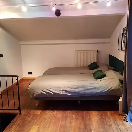 בית נופש La Pinede - Charmante Maison De Village הוטון