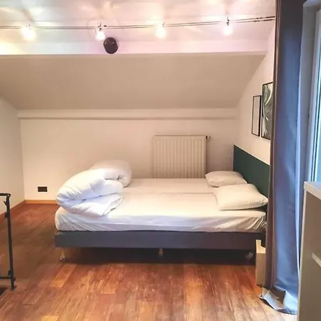 La Pinede - Charmante Maison De Village بيت للعطل