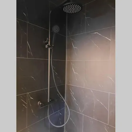 La Pinede - Charmante Maison De Village بيت للعطل هوتون